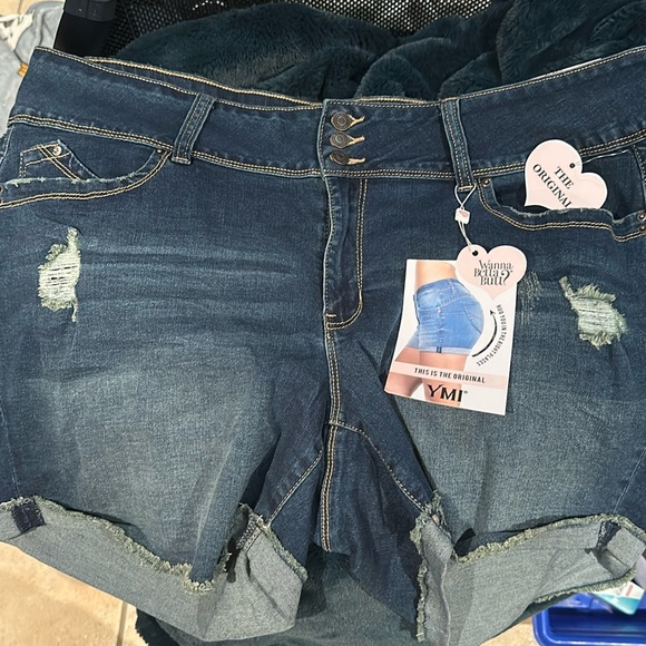 Stretchy Mid-Rise Denim Shorts - Picture 1 of 4